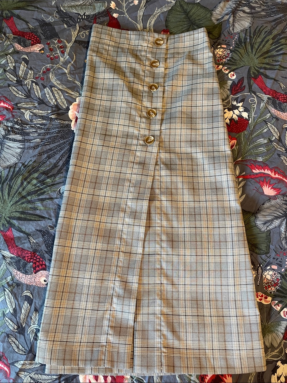 Button-Front Plaid Midi Skirt in Beige and Light Gray